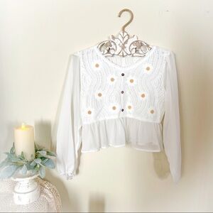 NWOT Daisy White Crochet Long Sleeves Top